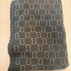 スカーフ がiLostで IKEA Liège によって報告されました