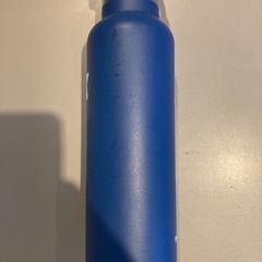 Vannflaske Blue, som rapportert av Ramada by Wyndham Amsterdam Airport Schiphol ved bruk av iLost