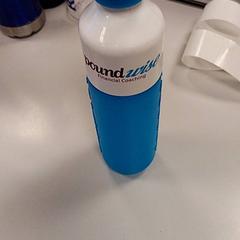 Botella para beber Blauw, segundo informou Vrije Universiteit Amsterdam usando iLost