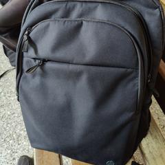Laptop bag with badge Minh Tran, som rapportert til iLost
