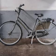 レディースバイク Gazelle Grijs-blauw がiLostで Fietsdepot Hasselt によって報告されました