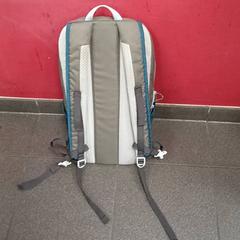 Batoh -Quechua, jak nahlášeno Centraal magazijn pomocí iLost