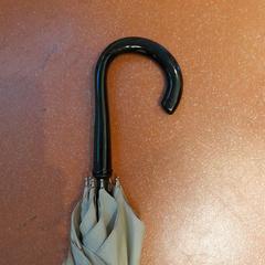 Umbrella bordeaux et beige, as reported by TCL using iLost