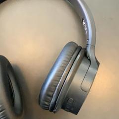 Słuchawki Black, zgłoszono przez MEININGER Hotel Berlin Central Station przy użyciu iLost