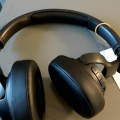 Produktu elektronikoak - Koptelefoon, gisa salatu by Regio Oost-Vlaanderen iLost erabiliz