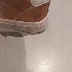 Zapato, ha sido reportado por De Efteling con iLost