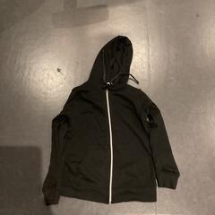 Gilet, a été signalé par Poppodium 013 utilisant iLost