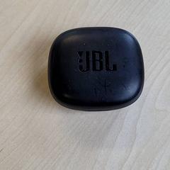Pouzdro na airpods, jak nahlášeno Connexxion Haarlem IJmond pomocí iLost