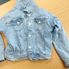 Kleding - Jas, a été signalé par Centraal magazijn utilisant iLost