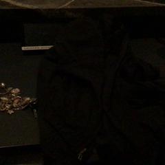 Joias, Casaco & Chave javk, como reportado por Van der Valk Hotel Amsterdam Zuidas utilizando o iLost