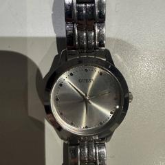 Relógio Steel, como reportado por MEININGER Hotel Bruxelles Gare du Midi utilizando o iLost