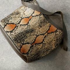 Bolsa - Handtas Antwi, ha sido reportado por Regio West-Vlaanderen con iLost