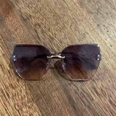Sunglasses, as reported by Breng Arnhem using iLost