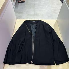 Giacca, come riportato da IKEA渋谷 utilizzando iLost