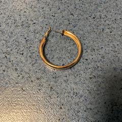 Earring, as reported by Breng Arnhem using iLost