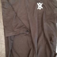 T shirt, rapporterat av Rotterdam The Hague Airport med iLost