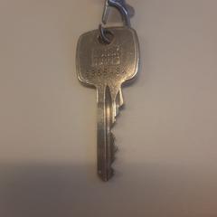 Sleutel met keycord, amint azt az iLostnak jelentették.