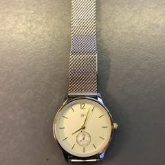 Náramkové hodinky, ako bolo nahlásené Eindhoven Airport pomocou iLost