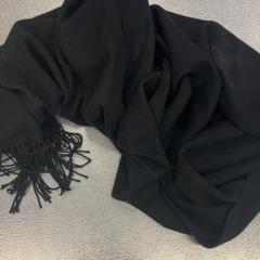 Bufanda & Xal Zwart, segons ha informat IKEA Eindhoven mitjançant iLost