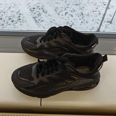 İLost kullanarak Centraal magazijn tarafından bildirildiği gibi Ayakkabı zwart