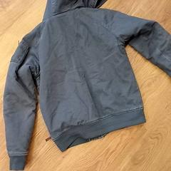 السترة، كما تم الإبلاغ عنه بواسطة GVB عبر iLost