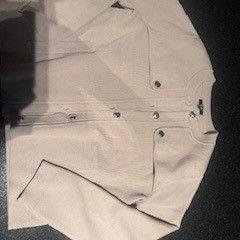 Gilet Oudroze, a été signalé par Hotel Van der Valk Harderwijk op de Veluwe utilisant iLost