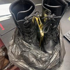 Shoe & Mirror Zwart calvin klein jeans, segons ha informat ibis Styles Rotterdam Ahoy mitjançant iLost