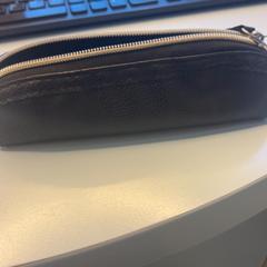 Pluma de insulina Zwart leren etuitje, segundo informou UMC Utrecht usando iLost