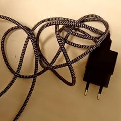 Elettronica Sony, come riportato da Mövenpick Hotel Amsterdam City Centre utilizzando iLost