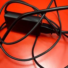 Laptop oplader, zoals gemeld door UvA REC met iLost