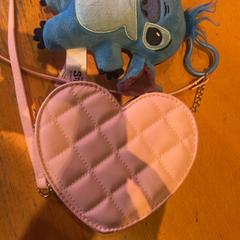 Tasje Roze met stitch knuffel, zoals gemeld door Pathé Ede met iLost