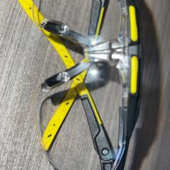 Ulleres de seguretat, segons ha informat Van der Valk Hotel Haarlem mitjançant iLost