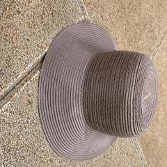 Cappello, come riportato da IKEA福岡新宮 utilizzando iLost