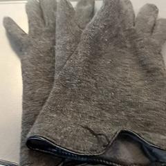 手袋 Grijs がiLostで Qbuzz GD Groningen HS によって報告されました