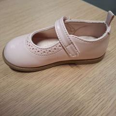 Rose baby schoentje، كما تم الإبلاغ عنه بواسطة IKEA Duiven عبر iLost