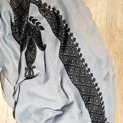 İLost kullanarak Regio Antwerpen - Brussel tarafından bildirildiği gibi Giyim Sjaal