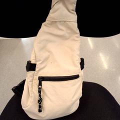 Taška Beige, ako bolo nahlásené IKEA Marseille La Valentine pomocou iLost