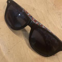 Okulary słoneczne, zgłoszono przez Pathé Utrecht Leidsche Rijn przy użyciu iLost