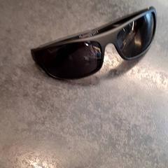 İLost kullanarak Rotterdam The Hague Airport tarafından bildirildiği gibi Güneş gözlüğü