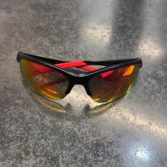 Sunglasses, as reported by Rotterdam The Hague Airport using iLost