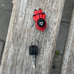 Bike key with keyring, iLost-i jakinarazi zaion moduan