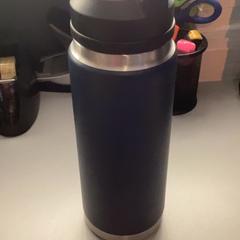 Botella Yeti, ha sido reportado por MEININGER Hotel Budapest Great Market Hall con iLost