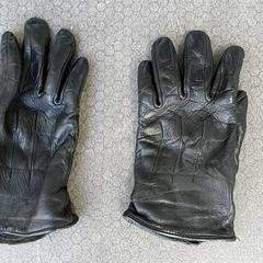 Kläder - Handschoenen zwart, rapporterat av Regio Oost-Vlaanderen med iLost