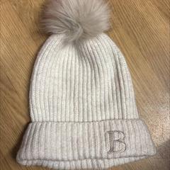 Kapelu svetla, gisa salatu by IKEA Brno iLost erabiliz