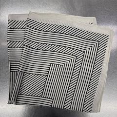 スカーフ がiLostで IKEA前橋 によって報告されました