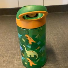 Garrafa para beber, como reportado por MEININGER Hotel Brussels City Center utilizando o iLost