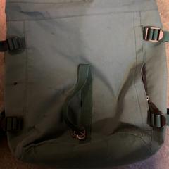 Plecak Green, zgłoszono przez KABUL à GoGo / Teatro przy użyciu iLost