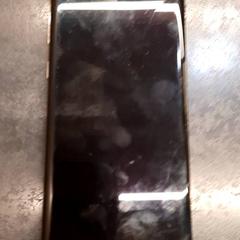 Teléfono móvil, ha sido reportado por Rotterdam The Hague Airport con iLost