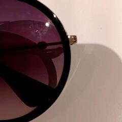 Slnečné okuliare, ako bolo nahlásené De Efteling pomocou iLost