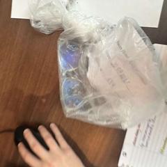 Bril blauwe poten doorzichtige montuur, zoals gemeld door Haven Hotel Rotterdam met iLost